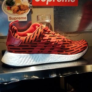 AUTHENTICAdidas NMD R2 core red "2-toned". Sz 10.5